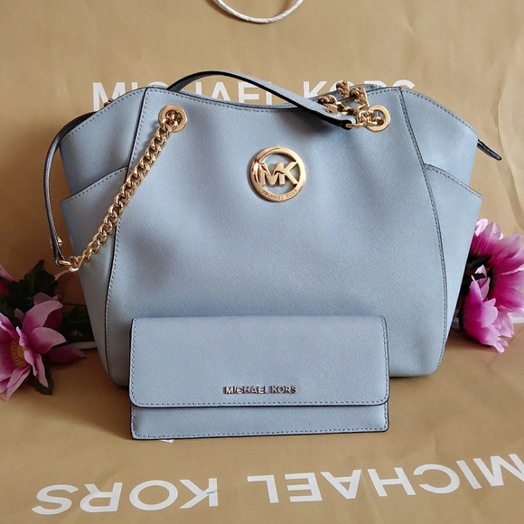 Michael Kors Handbags - SALE 👜Michael kors purse bag w/ wallet